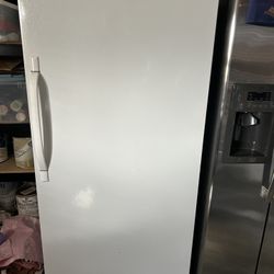 22cu Frigidaire Upright Freezer