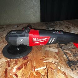 Milwaukee cordless car polisher