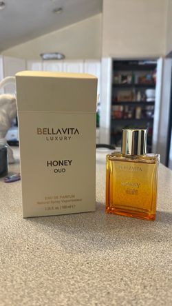 Honey oud perfume