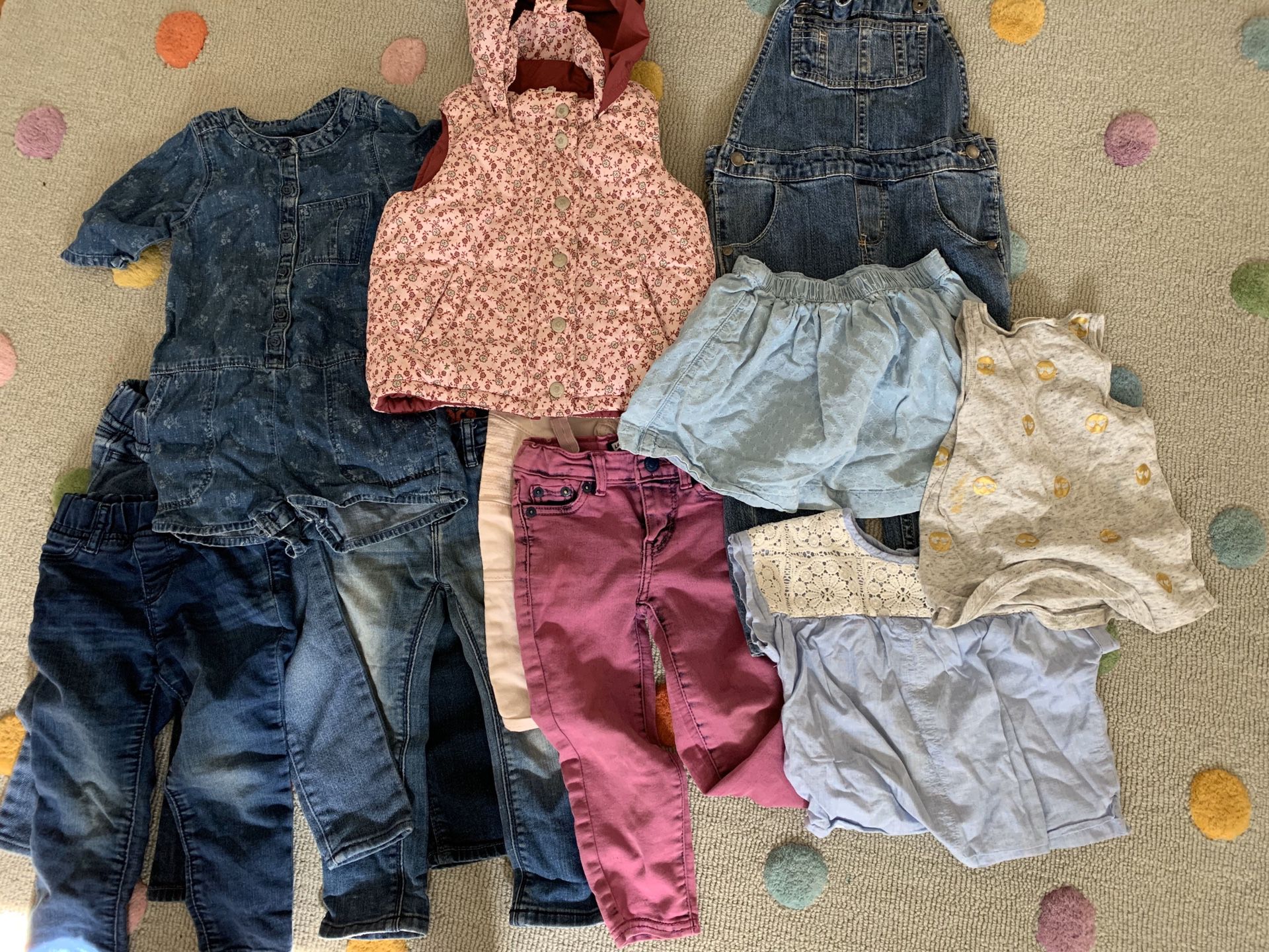 Lot of 12 piece girls clothes size 2T