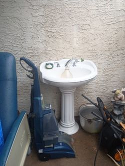 Pedestal Sink Beautiful Design