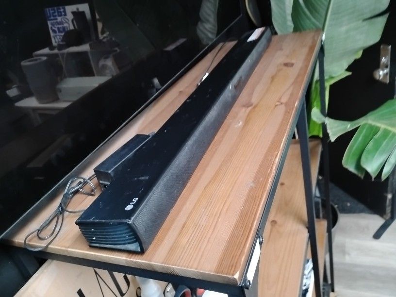 LG SL5Y(AF) Sound Bar With Sub Woofer