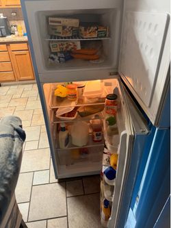 Dorm size fridge/ freezer