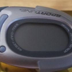 Sportsline WV1916 Tarq Pedometer - With Clip On Cover