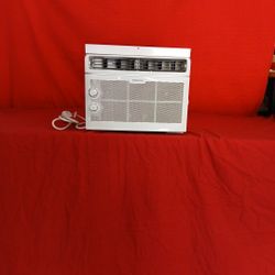 Ac TosHiBA  Btu  5000  In God  Condition 