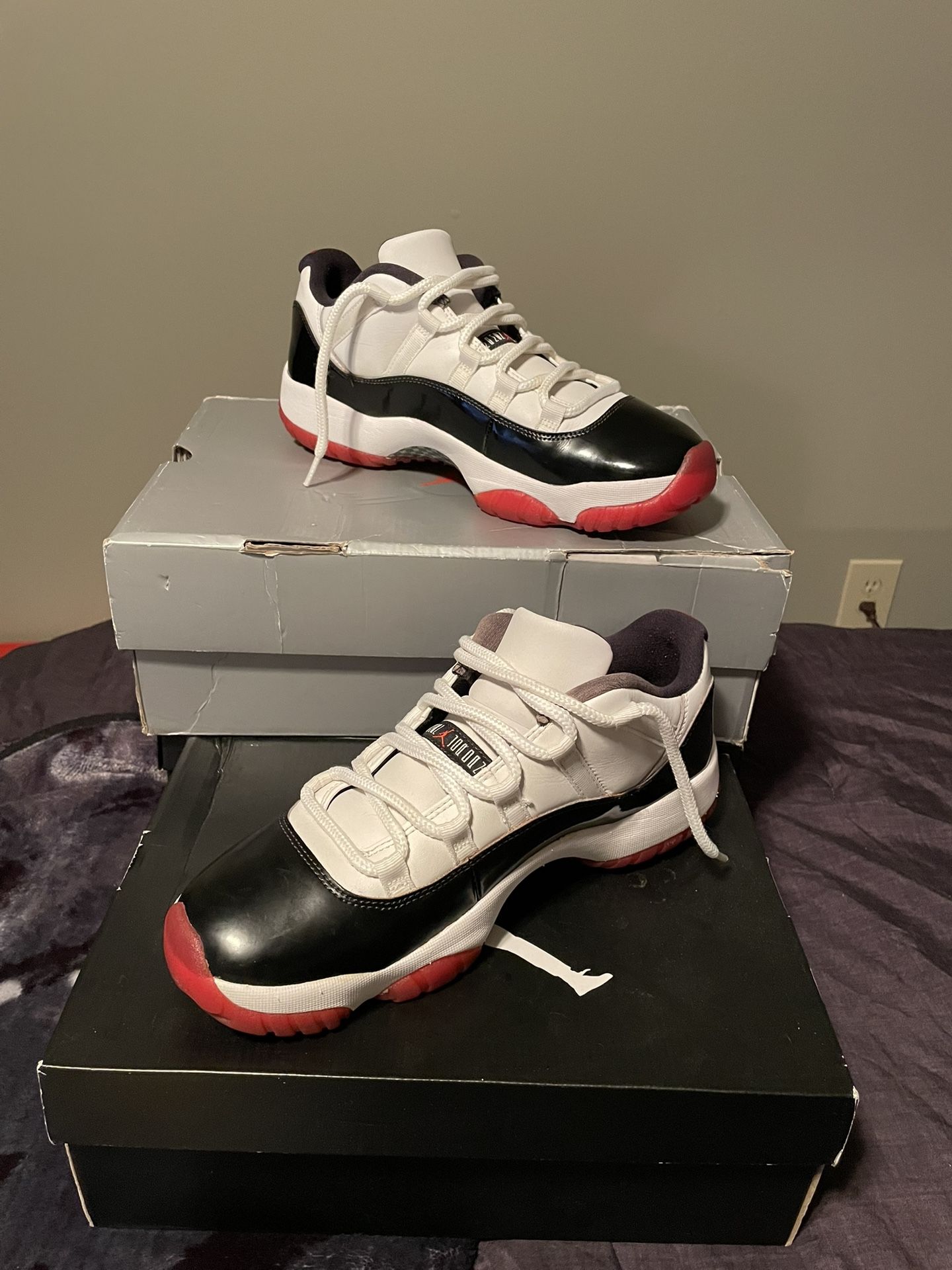 Jordan 11 Retro Low Concord Breds