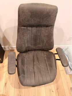 Desk chair