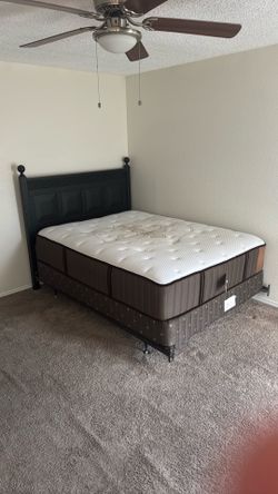 Sealy Queen Memory Foam Bed Set
