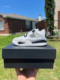 Jordan 4 military black size 9c