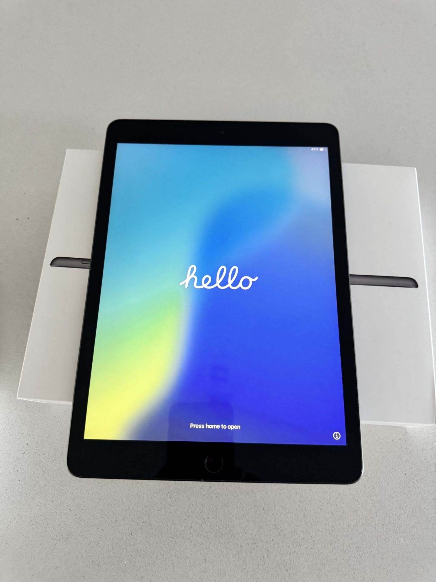 iPad 8 Generation Like New