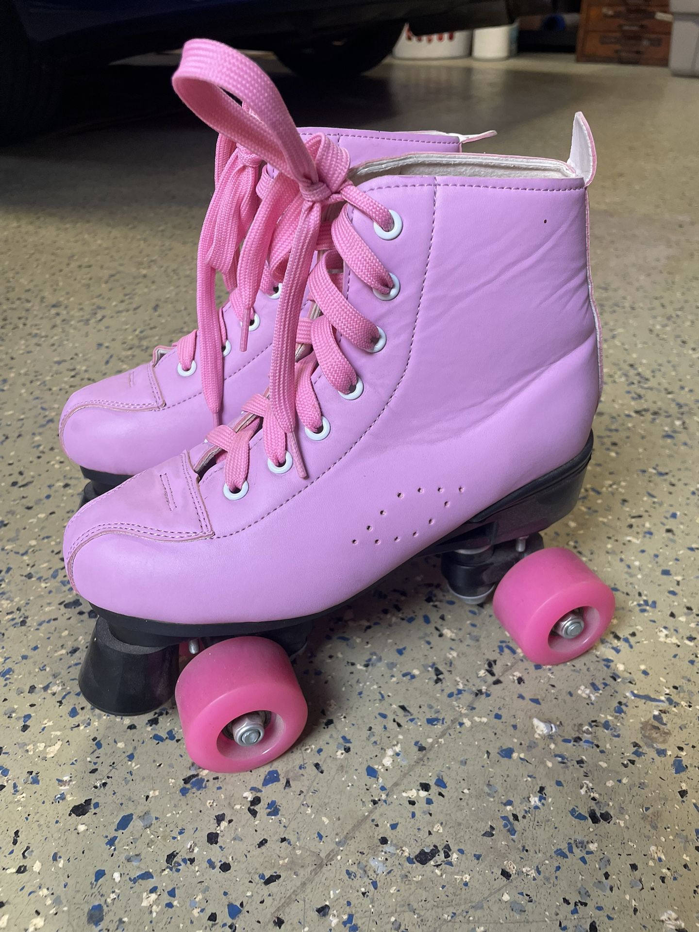 Women’s Roller Skates 