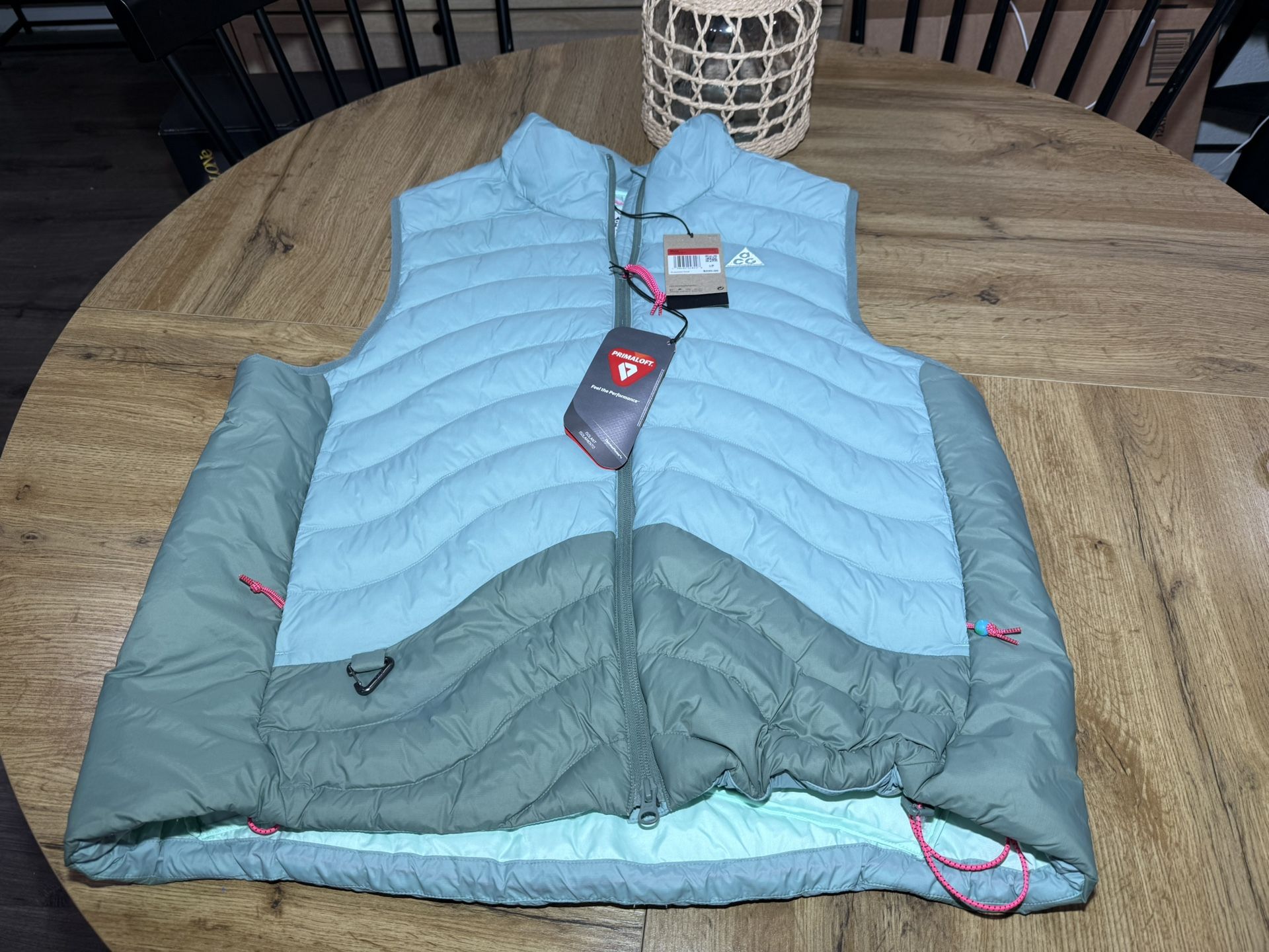 New Nike ACG Men’s Puffer Vest