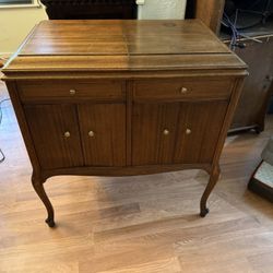Antique Victrola Talking Machine 