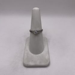 10kt Gold Diamond Engagement Style Ring 