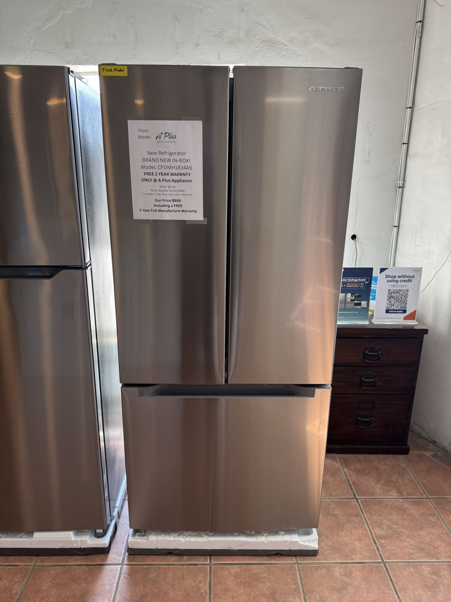 BRAND NEW CROSLEY REFRIGERATOR WITH MANUFACTURER WARRANTY 