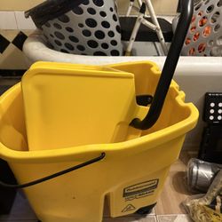Rubermaid Maximizer Dust Mop And Mop Bucket NEW