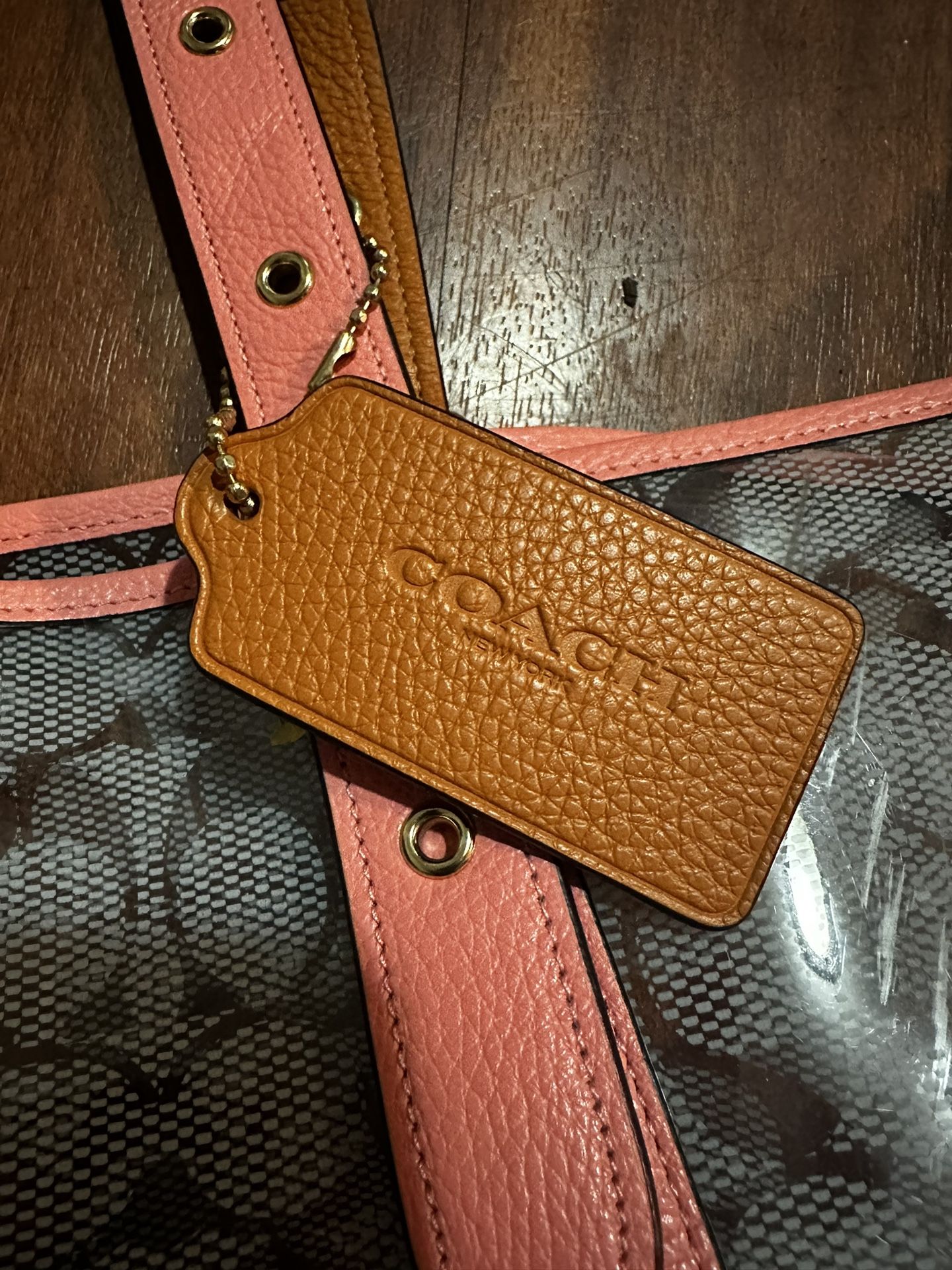 Coach Signature Pennie Bag for Sale in Lakewood, WA - OfferUp