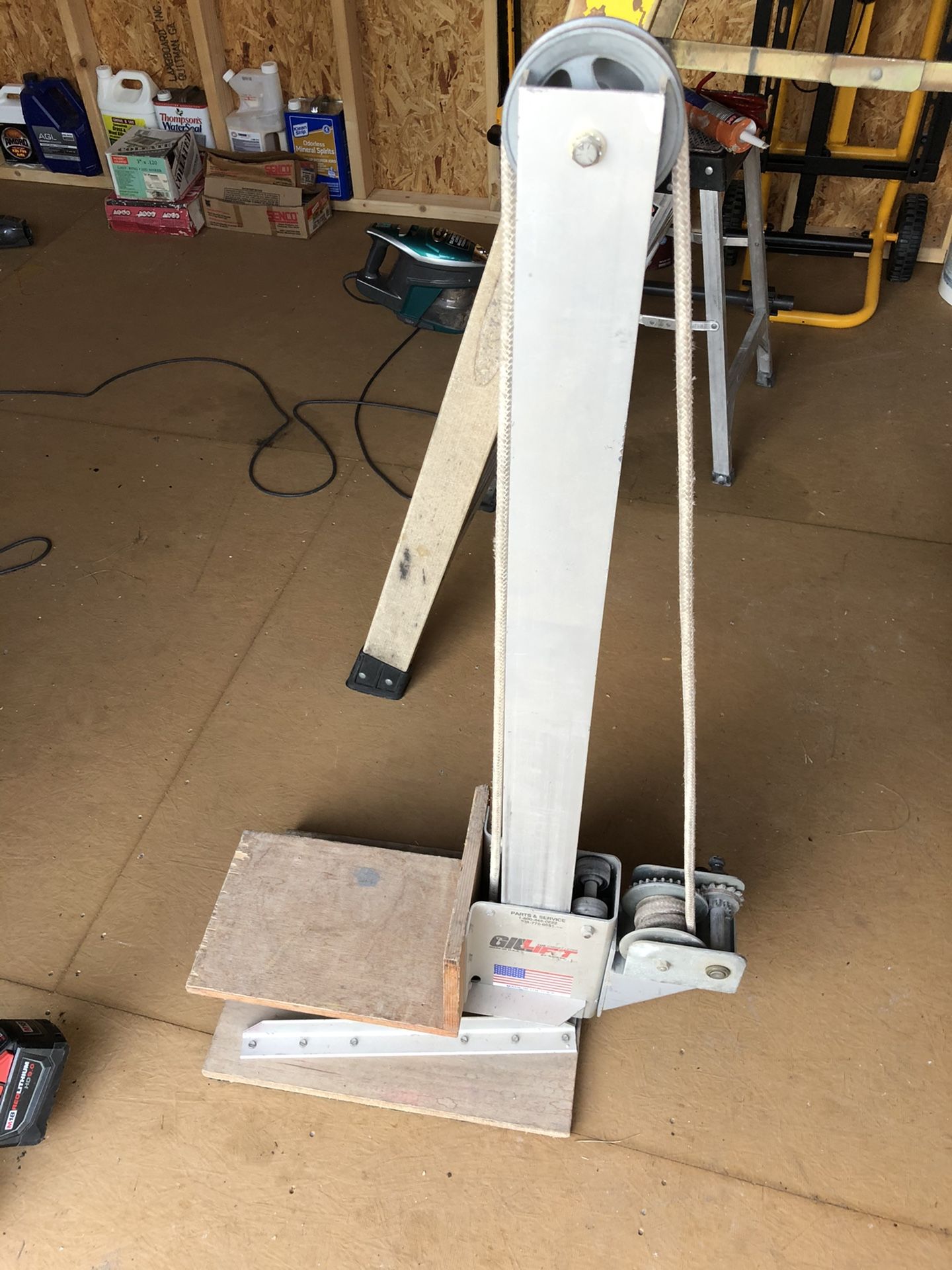 Cabinet jack Gil lift