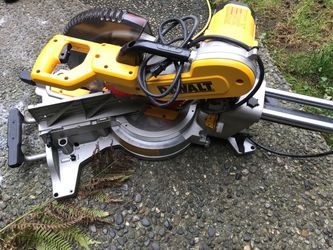 Dewalt saw