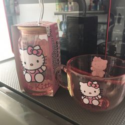 Hello Kitty Cups 