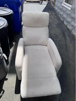 Recliner $40- very comfortable