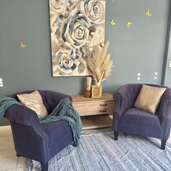 Medium Blue Chair Set Comfy Great Condition 