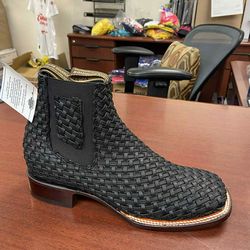 Botín de piel punta cuadrada estilo petatillo