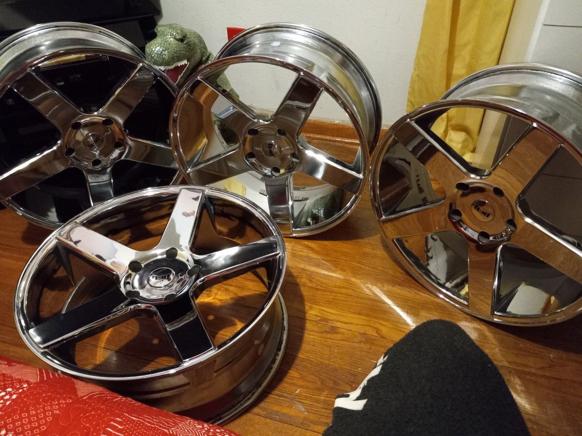 22s. RImSss. Cleannnnn 5x150 Pattern