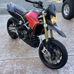 Supermoto aprilia duodorso 750 motorcycle