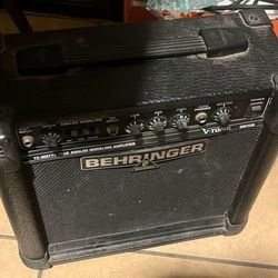 Guitar amp with guitar chord