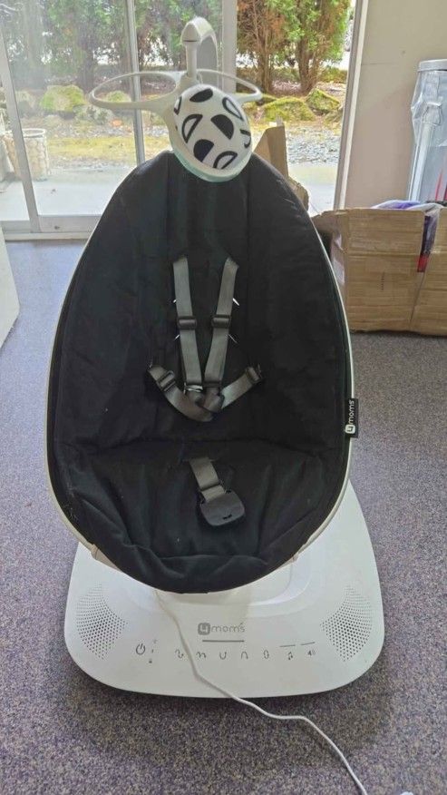 4 Moms Mamaroo Swing 