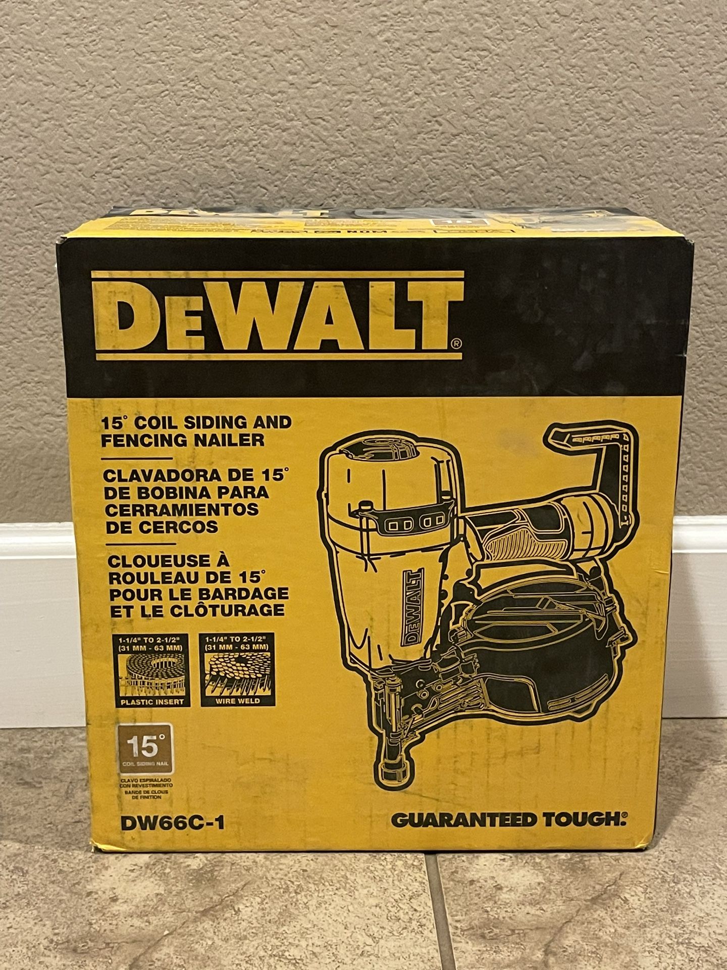 Dewalt Coil Siding and Fencing Nailer 15 Deg 2-1/2