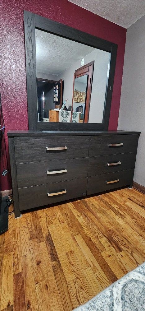 Black Wooden Dresser