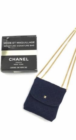 Mini Chanel shoulder bag