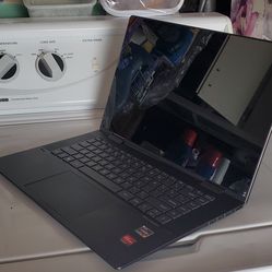 HP Envy 15in 2in1 360 Touchscreen Windows 11 read description