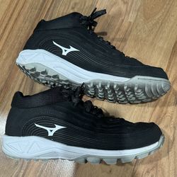 Mizuno Men's Mid Cut Black/White Field Shoes Size 8