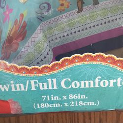 Twin / Full Comforter - Elena of Avalor