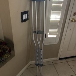 Crutches 