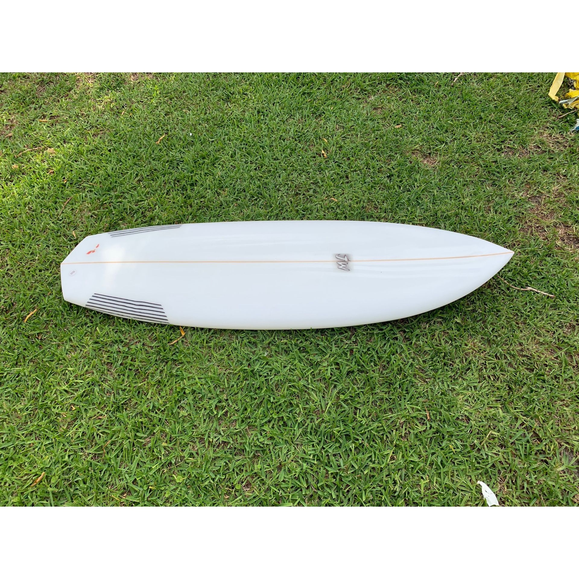 5’7 poly surfboard