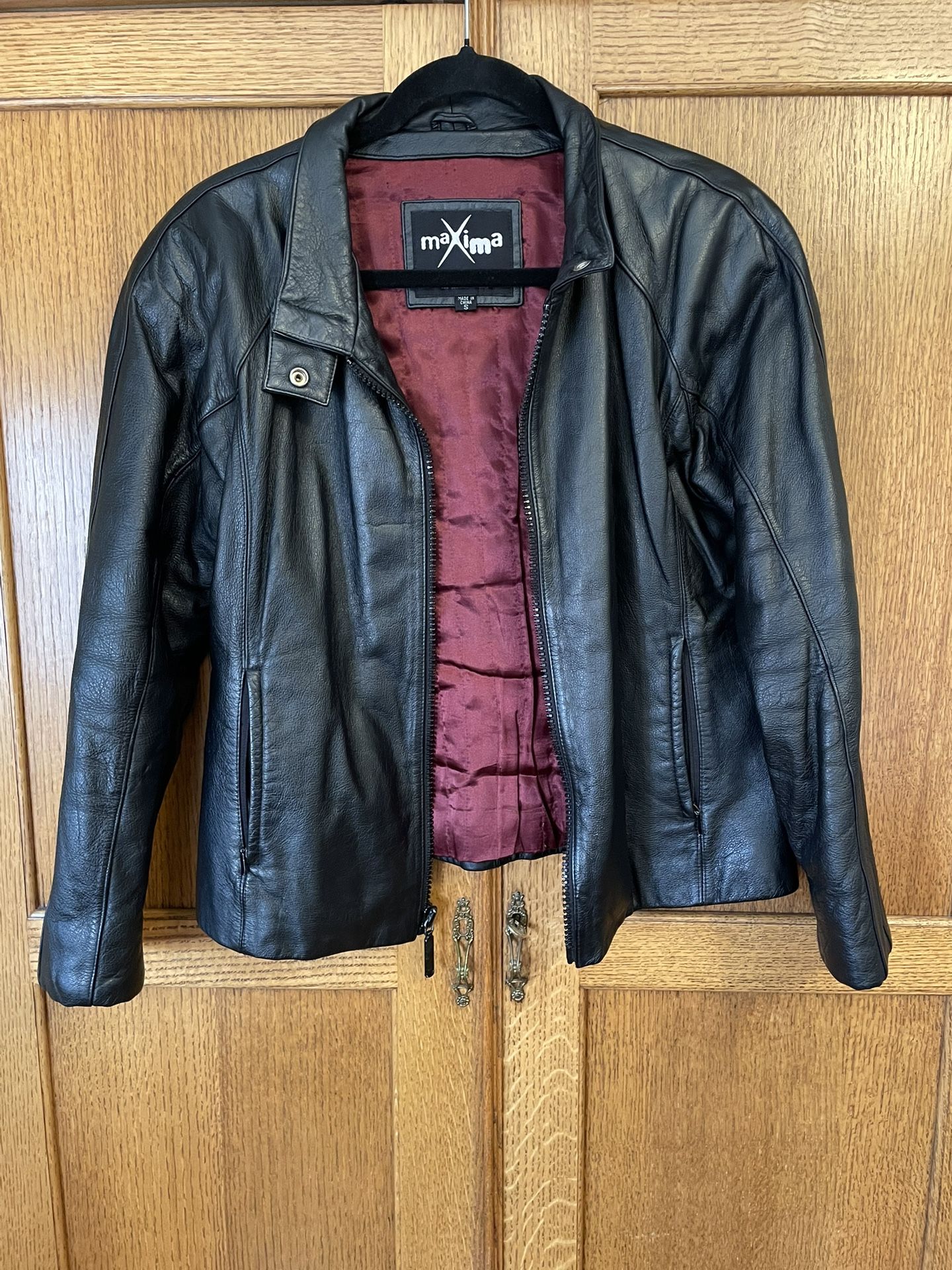 Women’s Black Leather Jacket. Small