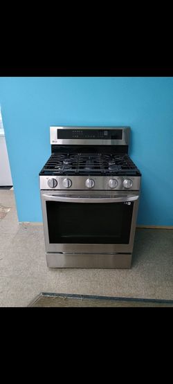 Natural gas stove like new condition