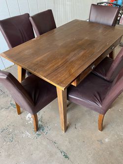 Really nice Dining Wooden and leather Furniture Set