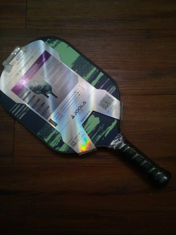 PICKLEBALL PADDLE - BRAND NEW