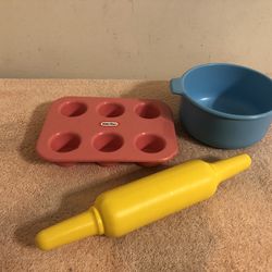 Vintage Little Tikes Pretend Play Baking Dishes Muffin Pan Rolling Pin & Bowl
