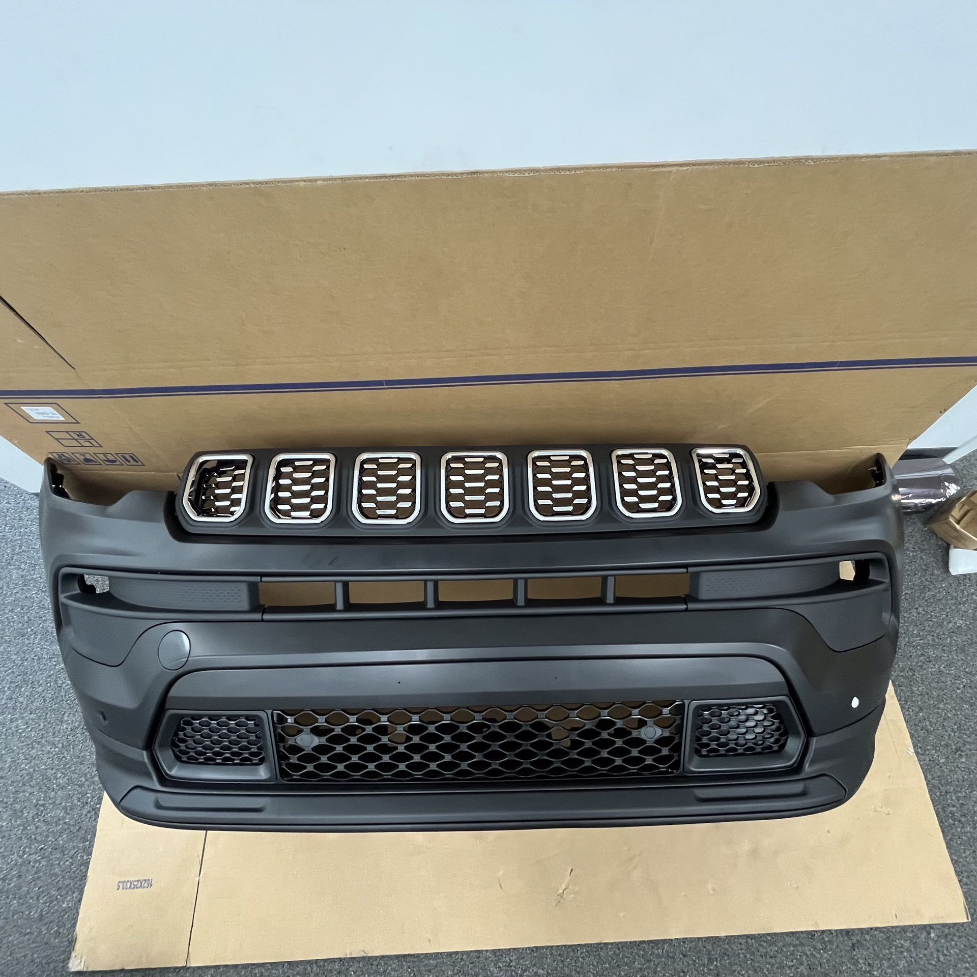 2021 2022 Jeep Compass Complete Front Bumper Assembly With Grilles & Foglights