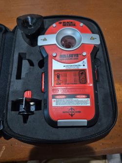 BLACK & DECKER LINE LASER, auto - leveling  with stud finder,  in very good condition