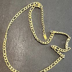 Figaro chain necklace gold tone. Approximately 17 1/2 inches. As is. No returns. Happy to bundle. Make me an offer I can’t refuse.  Please feel free t