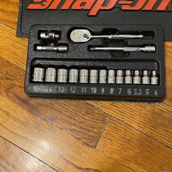 Snap On 1/4 Drive  Metric 17 Pc Like New $  250 Firm On Prise 