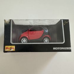 Maisto 3" Smart Car Coupe First Edition Red & Black 2 Door Car 1:33 Scale.   Smart ForTwo City Car Coupe MAISTO Scale 1:33 Motorised No.21103 Red & Bl