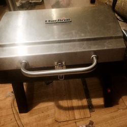 Char-Broil Deluxe Tabletop Portable grill 10,000 BTU Gas Grill